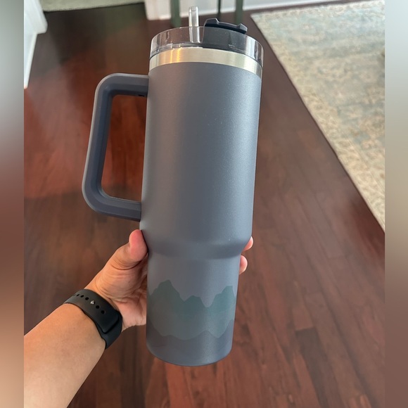 Stanley 40oz dusk landscape 🩶 - Picture 5 of 5